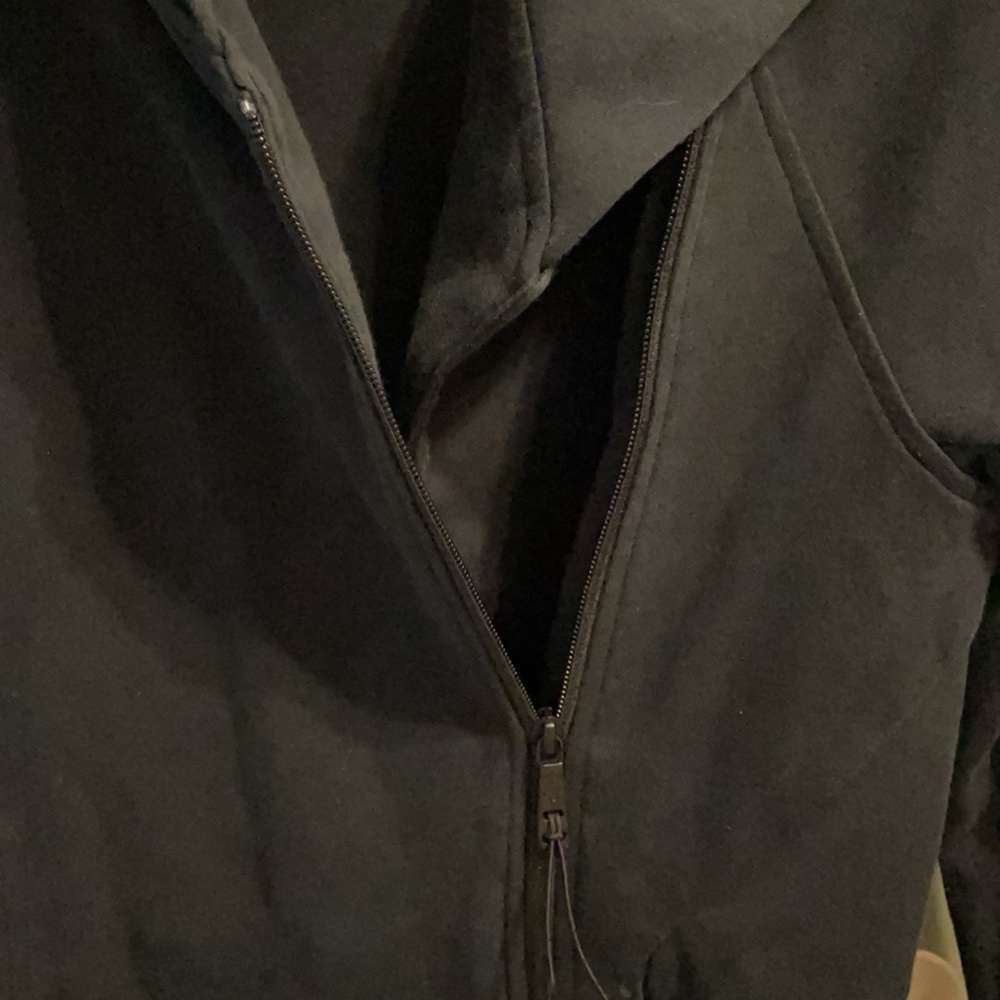 Nike Tech Aeroshield Moto Cape Jacket - Picture 9 of 10